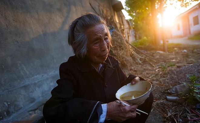 前夫寄赢博体育app来一箱梨我转手丢给保洁保洁打开一看急忙退还(图16)